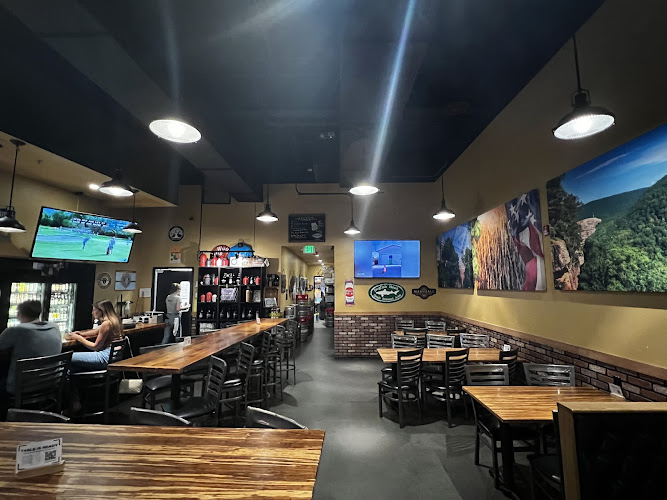 Uptown Kitchen & Taphouse