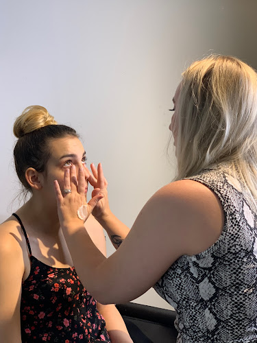 Make Up by Brittany Nikole- Freelance Make-up Artist