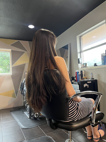 Mauricio Hair Design