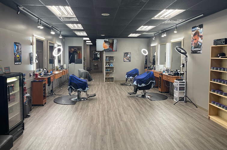 Rasconโs Barbershop & A Personal Touch Studio Rogers