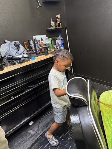 Studio Relentless Barbershop